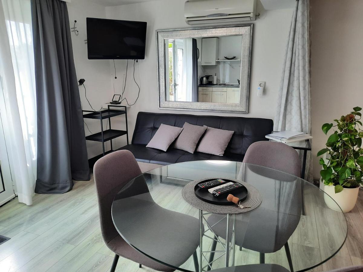 Apartments Anita Crikvenica Esterno foto