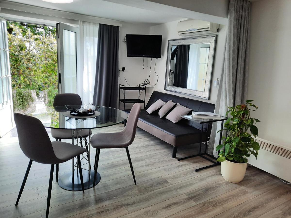 Apartments Anita Crikvenica Esterno foto